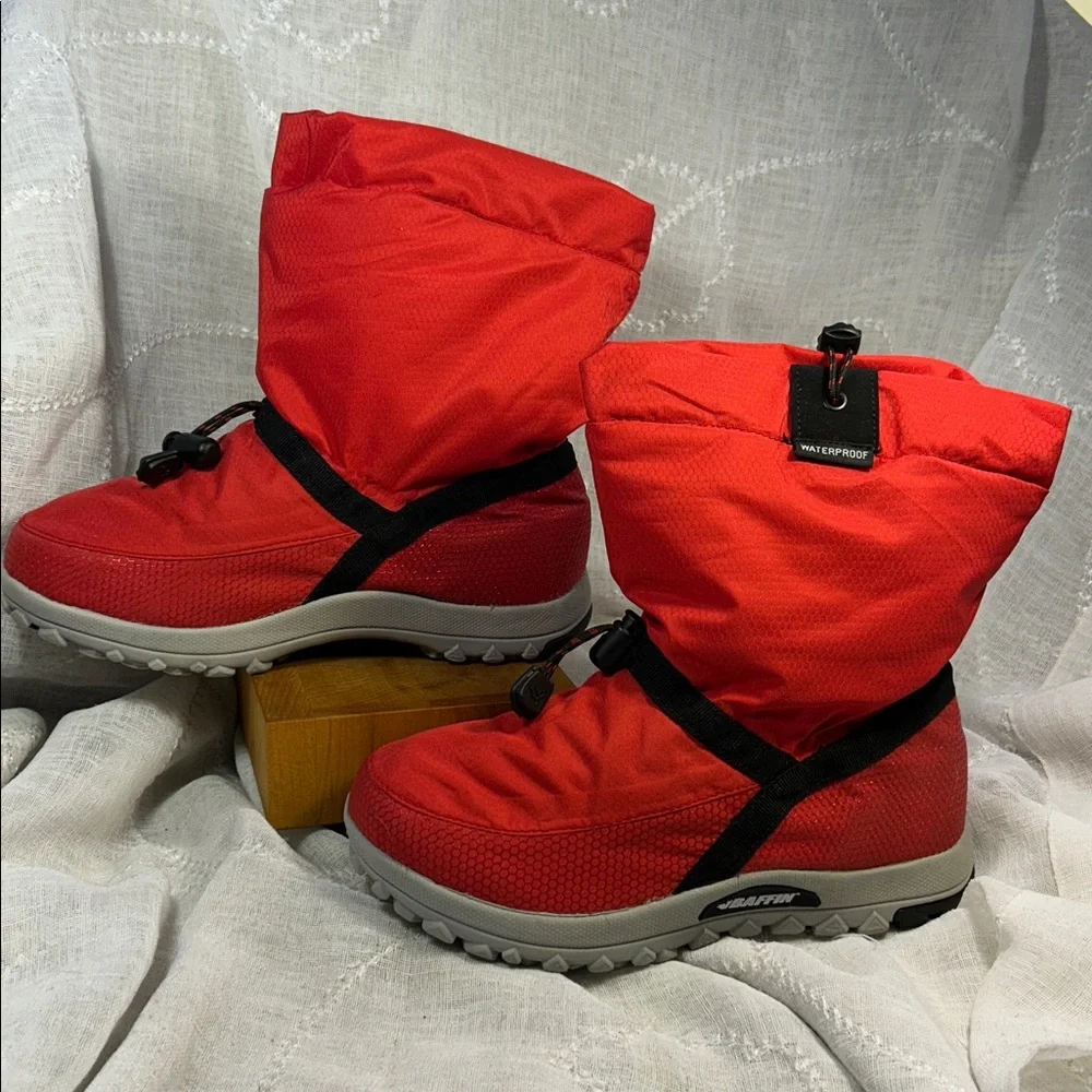 NWOT Baffin warm puff winter boot